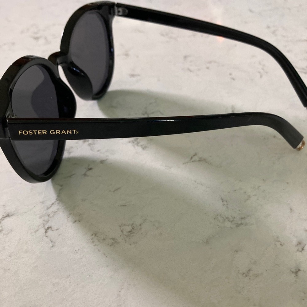 Foster Grant XL Thick  Fashion Sunglasses